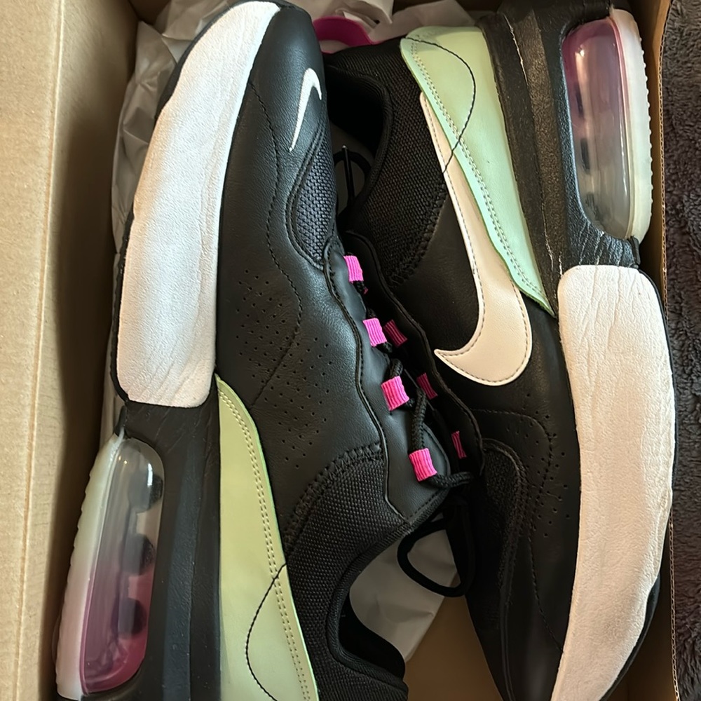 Women’s Air Max Verona